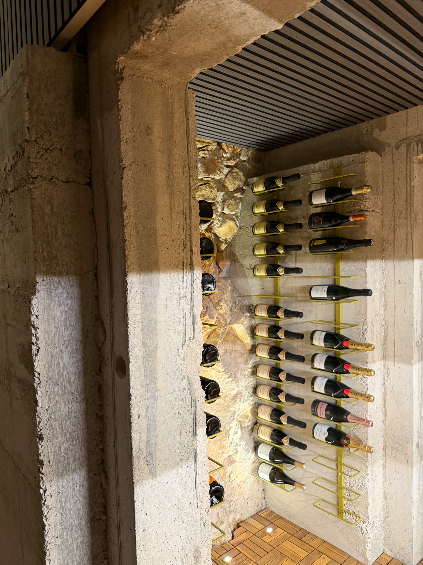 Reolerne i klippen — champagne mod syd